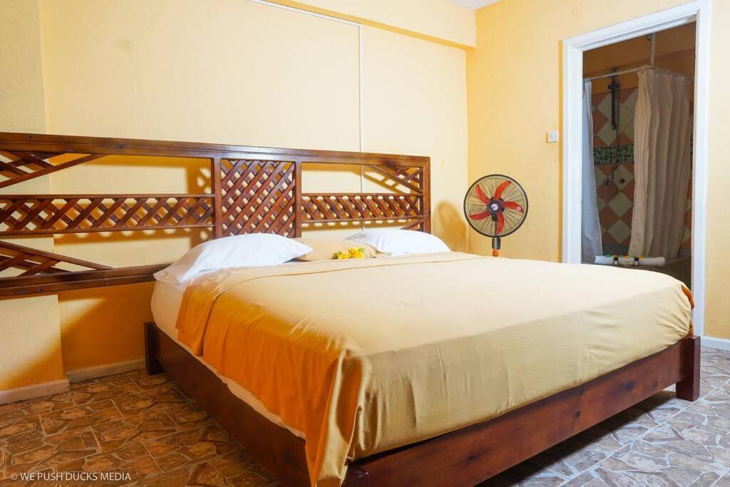 Belle View-Tulip Apartment Laborie Екстериор снимка