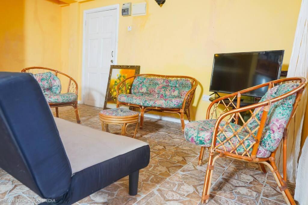 Belle View-Tulip Apartment Laborie Екстериор снимка